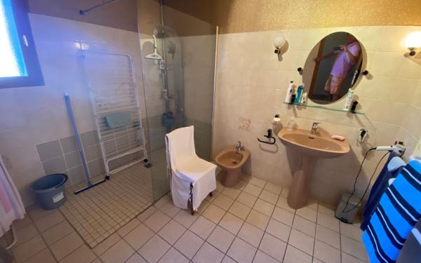 Maison à vendre    4 pièces •  Peyrilhac