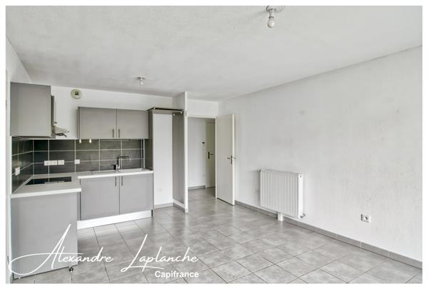 Appartement à vendre 3 pièces SAINT ORENS DE GAMEVILLE (31) avec terrasse et double parking privé en résidence sécurisée.