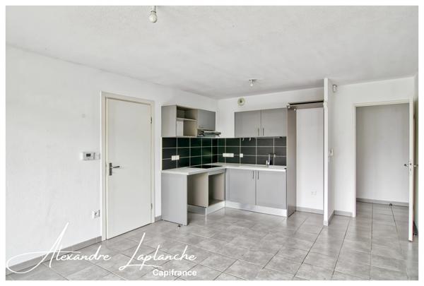 Appartement à vendre 3 pièces SAINT ORENS DE GAMEVILLE (31) avec terrasse et double parking privé en résidence sécurisée.