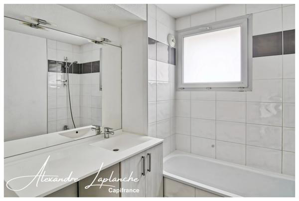 Appartement à vendre 3 pièces SAINT ORENS DE GAMEVILLE (31) avec terrasse et double parking privé en résidence sécurisée.