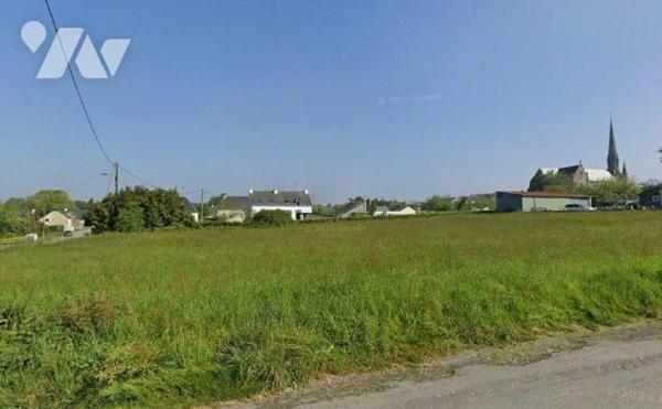 Bourg, Proximité immédiate des commerces et écoles, beau terrain à viabiliser de 596 m², Raccor...