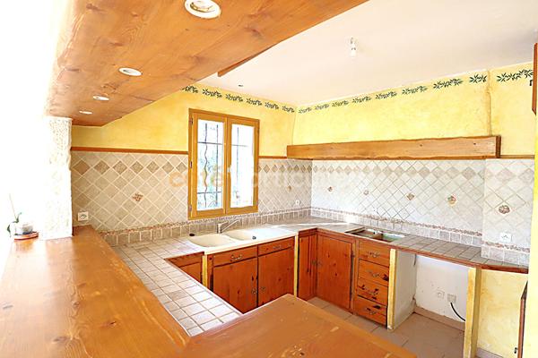 Vente
                Maison90 m² - 4 Pièces -
                    MONTAUROUX (83440)