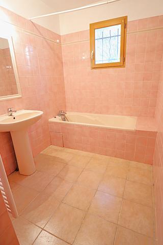 Vente
                Maison90 m² - 4 Pièces -
                    MONTAUROUX (83440)