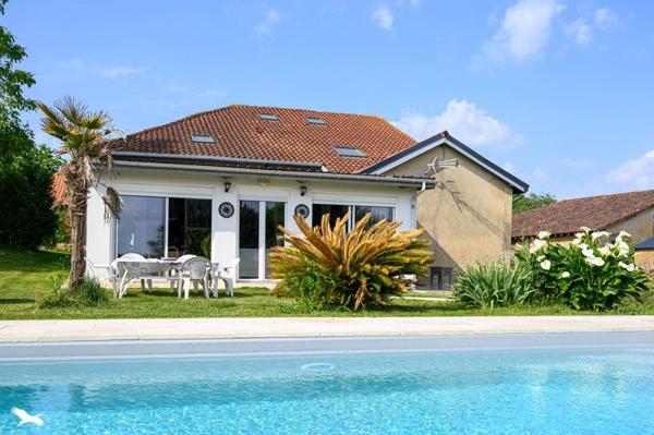Maison à vendre |                                       Hagetmau |                                        10 pièces  |  345 m²