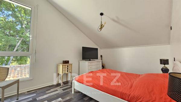 AYTRE - Maison d'architecte avec piscine à 2 pas du centre bourg - parcelle divisible