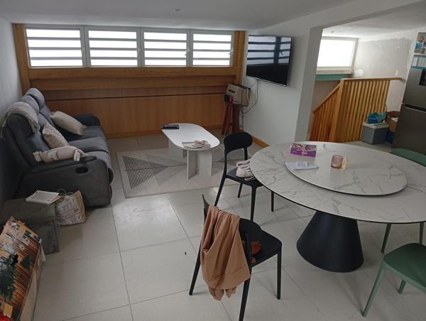 Ensemble Immobilier / Terrain 812m2 / Le Tampon /303100€