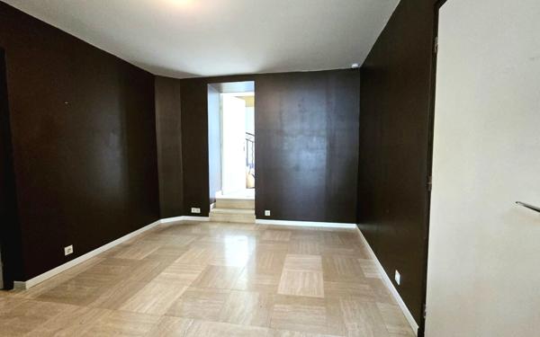 Maison à vendre    5 pièces •  La Ferté-Alais