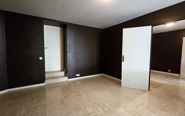 Maison à vendre    5 pièces •  La Ferté-Alais