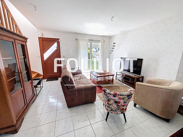 A louer : Maison 5 Pièces à Lécousse - Réf.2225CV