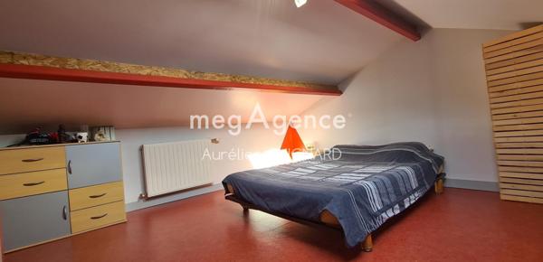 Maison à Nueil-les-Aubiers, 79250 - 9 pièces 153m²