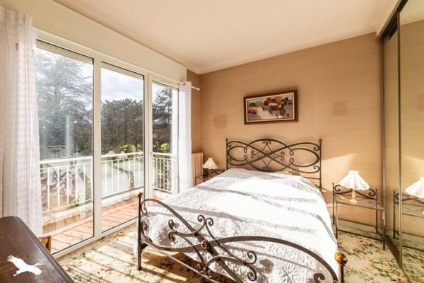 Maison à vendre |  Foulayronnes |  8 pièces | 296 m²