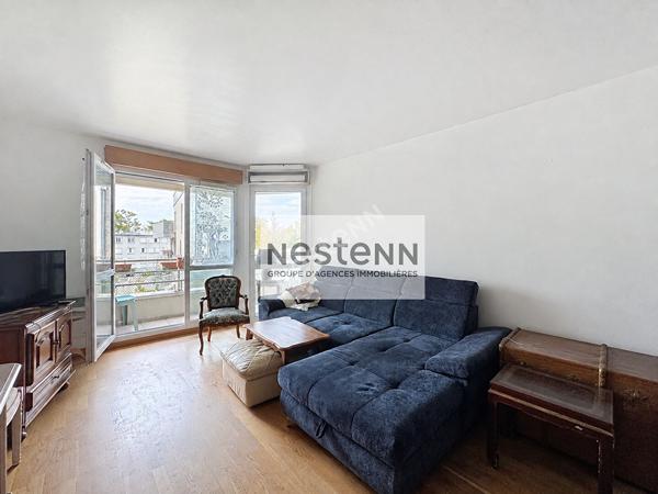 Ermont Centre, à 2 min à pied de la gare CERNAY RER C/Transilien, T3 de 65m² avec balcon, parking en sous-sol et ascenseur, à rafraîchir.