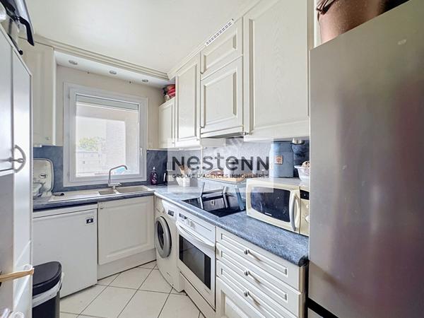 Ermont Centre, à 2 min à pied de la gare CERNAY RER C/Transilien, T3 de 65m² avec balcon, parking en sous-sol et ascenseur, à rafraîchir.