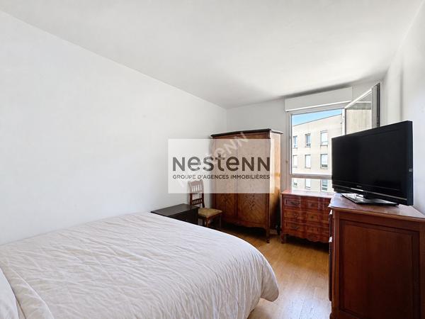 Ermont Centre, à 2 min à pied de la gare CERNAY RER C/Transilien, T3 de 65m² avec balcon, parking en sous-sol et ascenseur, à rafraîchir.