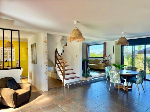 Magnifique maison 4 chambres au Tampon 23ème