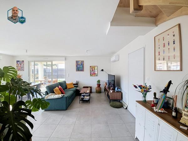 Maison de 96 m2 avec terrasse, jardin et garage à louer à Montbartier