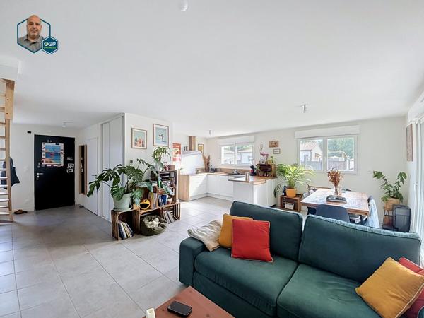 Maison de 96 m2 avec terrasse, jardin et garage à louer à Montbartier
