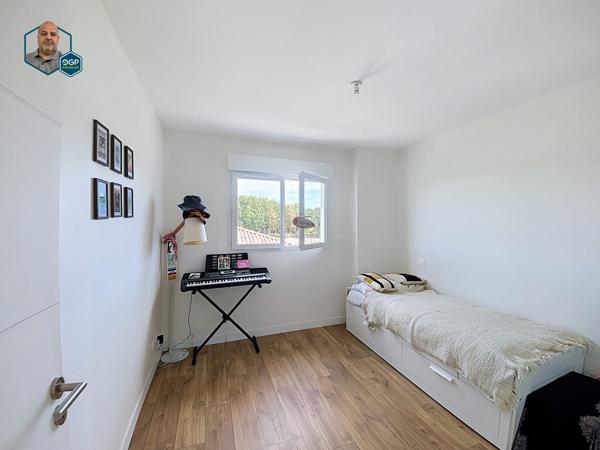 Maison de 96 m2 avec terrasse, jardin et garage à louer à Montbartier