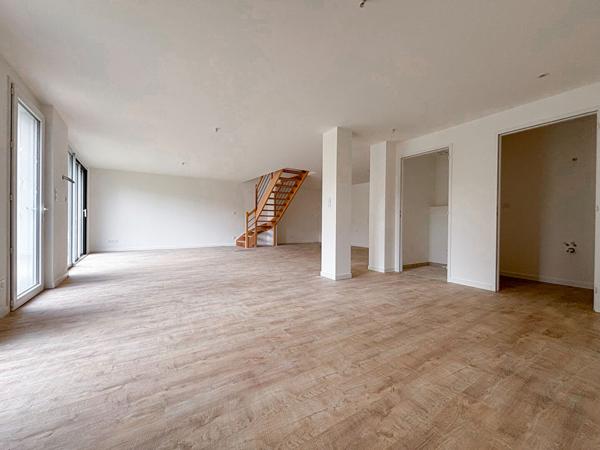 LES PONTS-DE-CÉ - Maison contemporaine neuve de 148 m² avec 5 chambres, jardin et parking !
