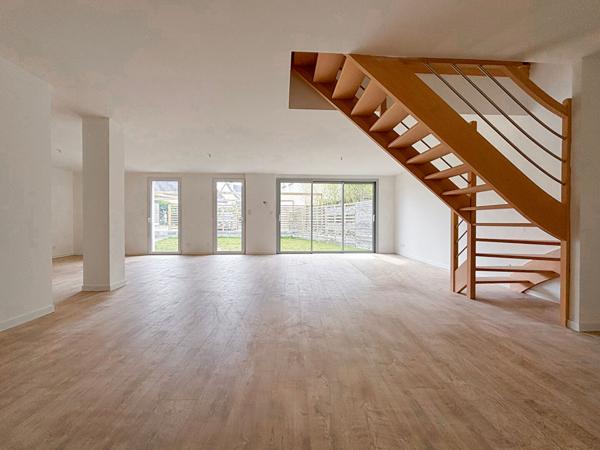 LES PONTS-DE-CÉ - Maison contemporaine neuve de 148 m² avec 5 chambres, jardin et parking !