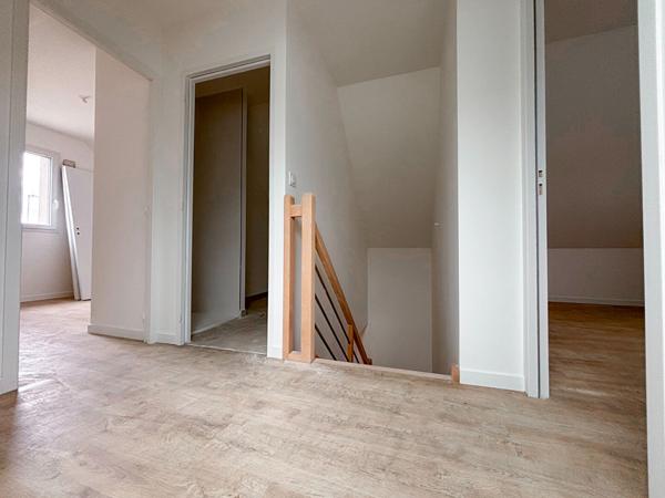 LES PONTS-DE-CÉ - Maison contemporaine neuve de 148 m² avec 5 chambres, jardin et parking !
