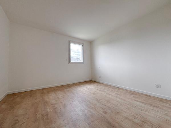 LES PONTS-DE-CÉ - Maison contemporaine neuve de 148 m² avec 5 chambres, jardin et parking !