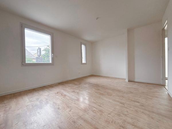 LES PONTS-DE-CÉ - Maison contemporaine neuve de 148 m² avec 5 chambres, jardin et parking !