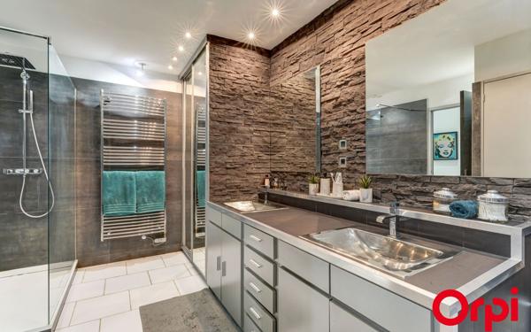 Appartement à vendre    5 pièces • 145 m2 Rillieux-la-Pape