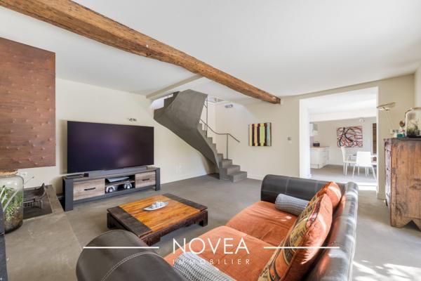 Maison familiale avec piscine – 170 m² – 4 chambres – Ternay