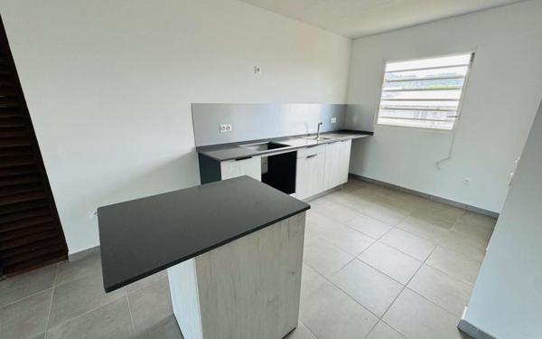 Appartement à louer    3 pièces •  Remire-Montjoly