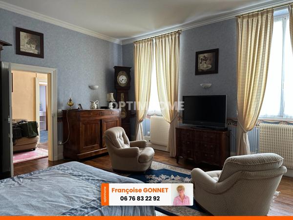 Maison de caractère - 5 pièces - 145 m² - 138 000 € - CHATEAUMEILLANT