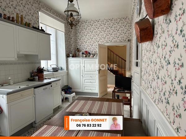 Maison de caractère - 5 pièces - 145 m² - 138 000 € - CHATEAUMEILLANT