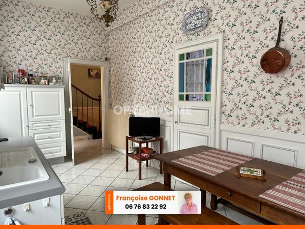 Maison de caractère - 5 pièces - 145 m² - 138 000 € - CHATEAUMEILLANT