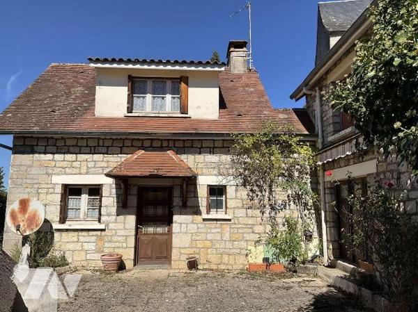 A VENDRE : Sur les hauteurs d'un village situé à environ 15km à l'est de GOURDON (Lot - 46), ma...