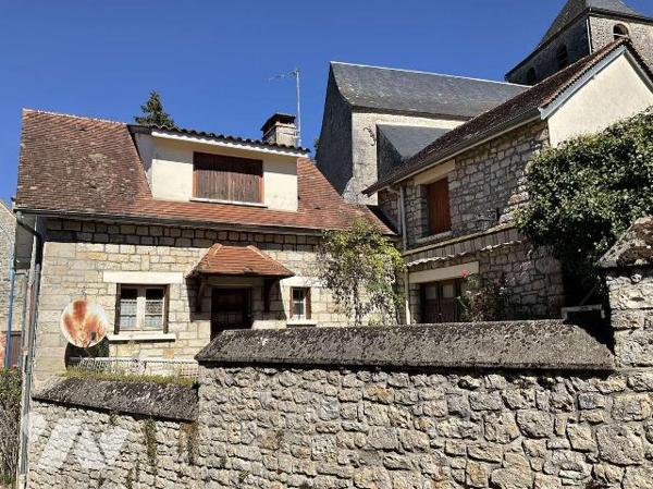 A VENDRE : Sur les hauteurs d'un village situé à environ 15km à l'est de GOURDON (Lot - 46), ma...
