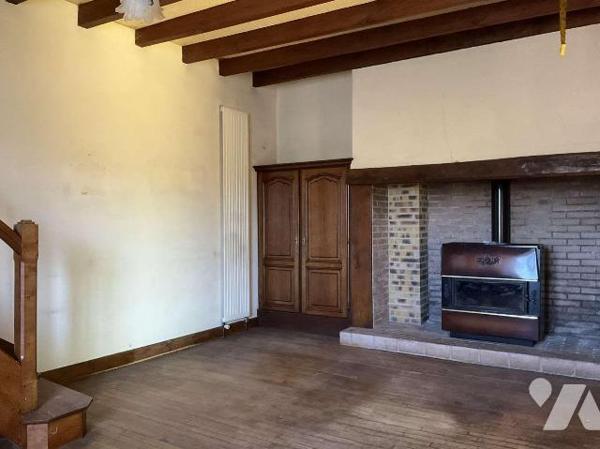 A VENDRE : Sur les hauteurs d'un village situé à environ 15km à l'est de GOURDON (Lot - 46), ma...