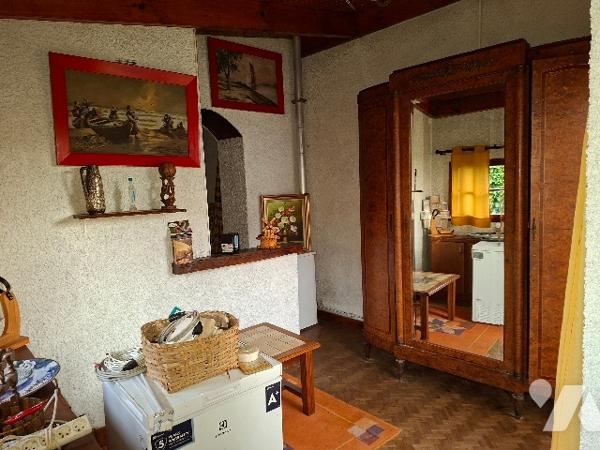 Maison de plain-pied et annexe à RUELLE SUR TOUVRE