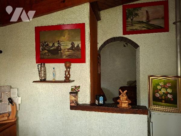 Maison de plain-pied et annexe à RUELLE SUR TOUVRE