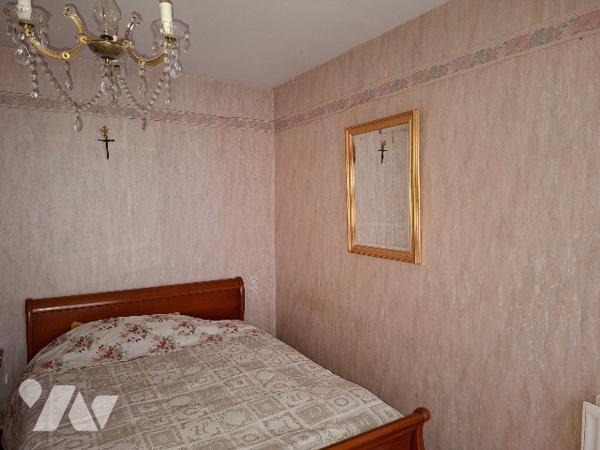 Maison de plain-pied et annexe à RUELLE SUR TOUVRE