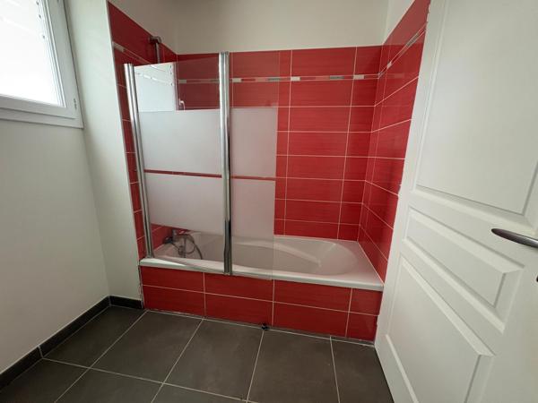 Maison Plain-pied, 3 chambres, garage, jardin, proche commerces