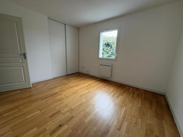 Maison Plain-pied, 3 chambres, garage, jardin, proche commerces