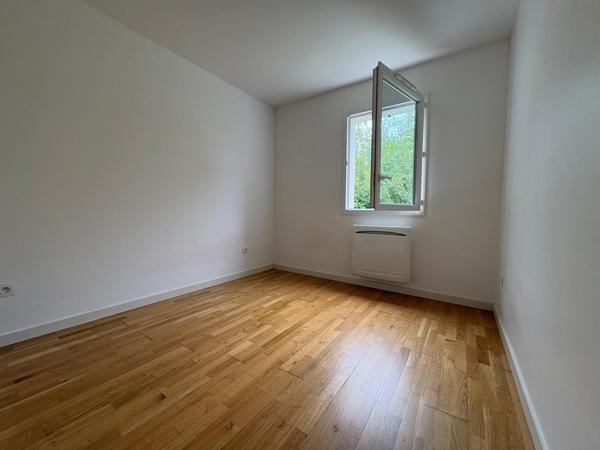 Maison Plain-pied, 3 chambres, garage, jardin, proche commerces