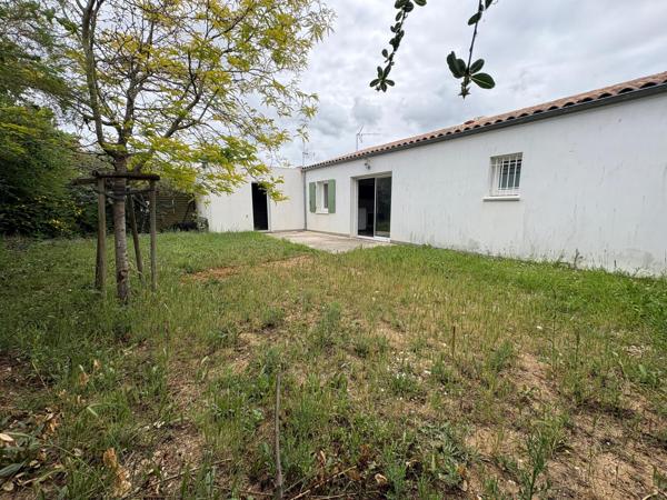 Maison Plain-pied, 3 chambres, garage, jardin, proche commerces