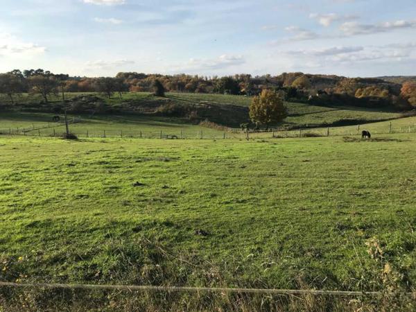 Terrain constructible - Saint-cyprien Terrain constructible sur les hauteurs d un village tous commerces