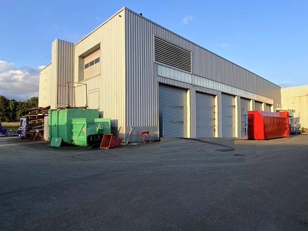 A LOUER local d'activité 1.000 m2 - NORD de NANTES