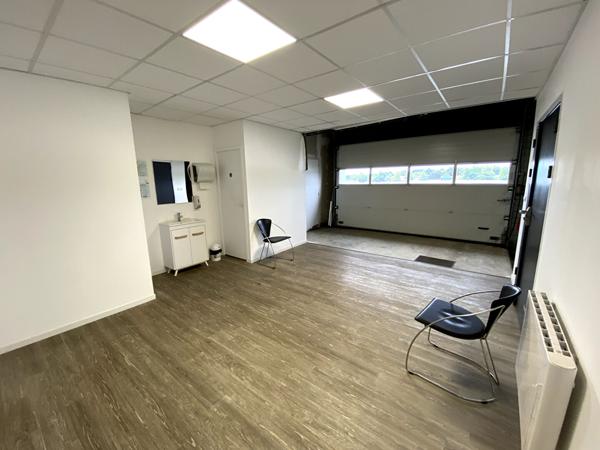 A LOUER local d'activité 1.000 m2 - NORD de NANTES