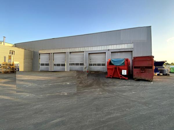 A LOUER local d'activité 1.000 m2 - NORD de NANTES