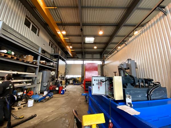 A LOUER local d'activité 1.000 m2 - NORD de NANTES