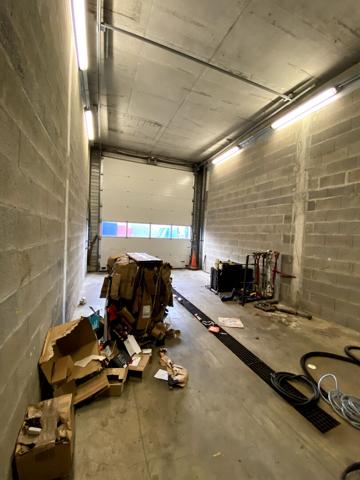 A LOUER local d'activité 1.000 m2 - NORD de NANTES