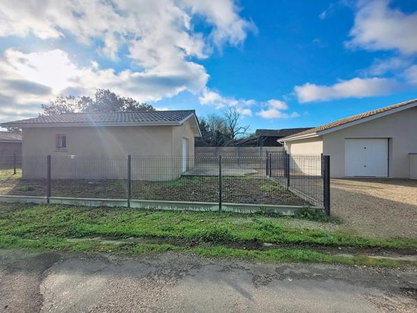 Maison d'environ 40 m² avec garage